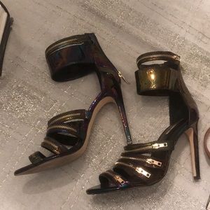 Trendy heels shiny material